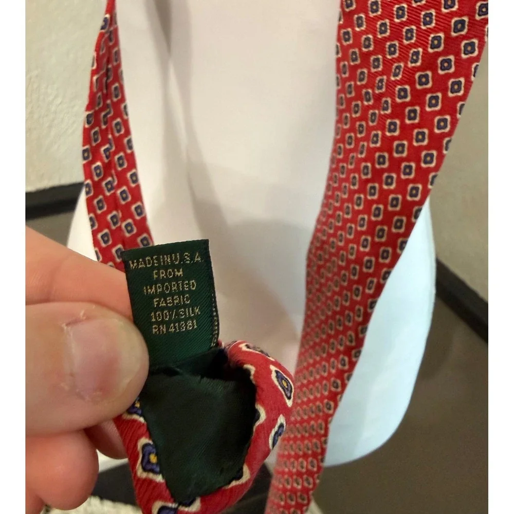 Lauren Ralph Lauren Mens Red Silk Medallion Geometric Necktie Hand Finished USA